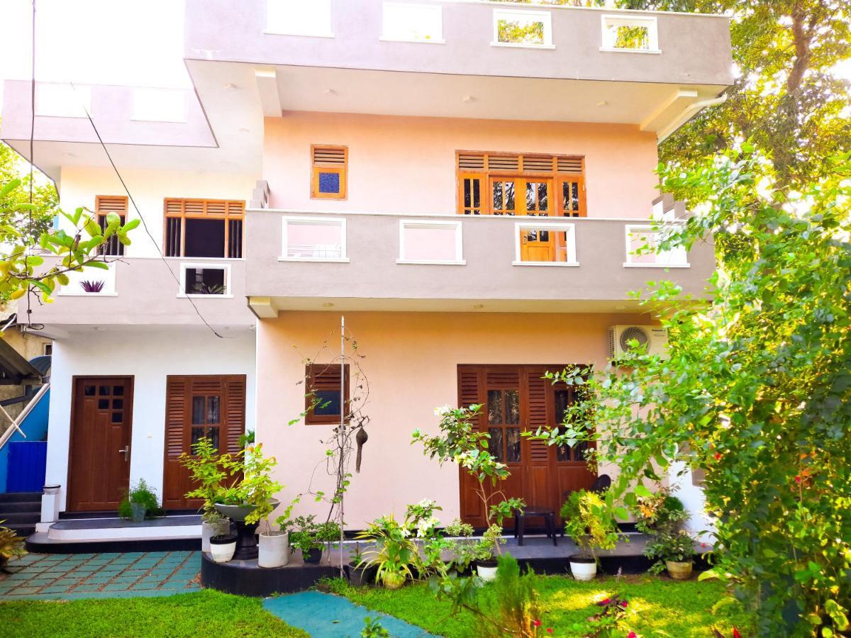 Halcyon Rest Villa Hikkaduwa Buitenkant foto