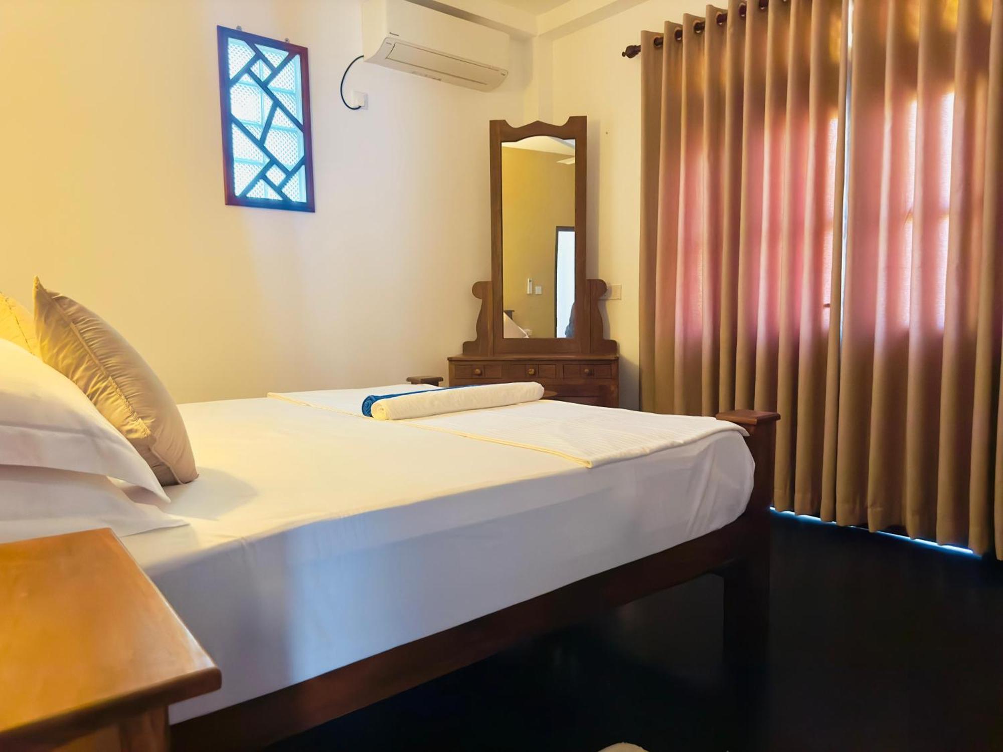 Halcyon Rest Villa Hikkaduwa Buitenkant foto