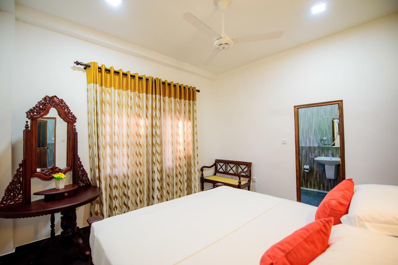 Halcyon Rest Villa Hikkaduwa Buitenkant foto